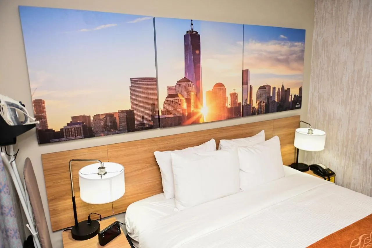 Hotel Days Inn By Wyndham Bronx Nyc New York